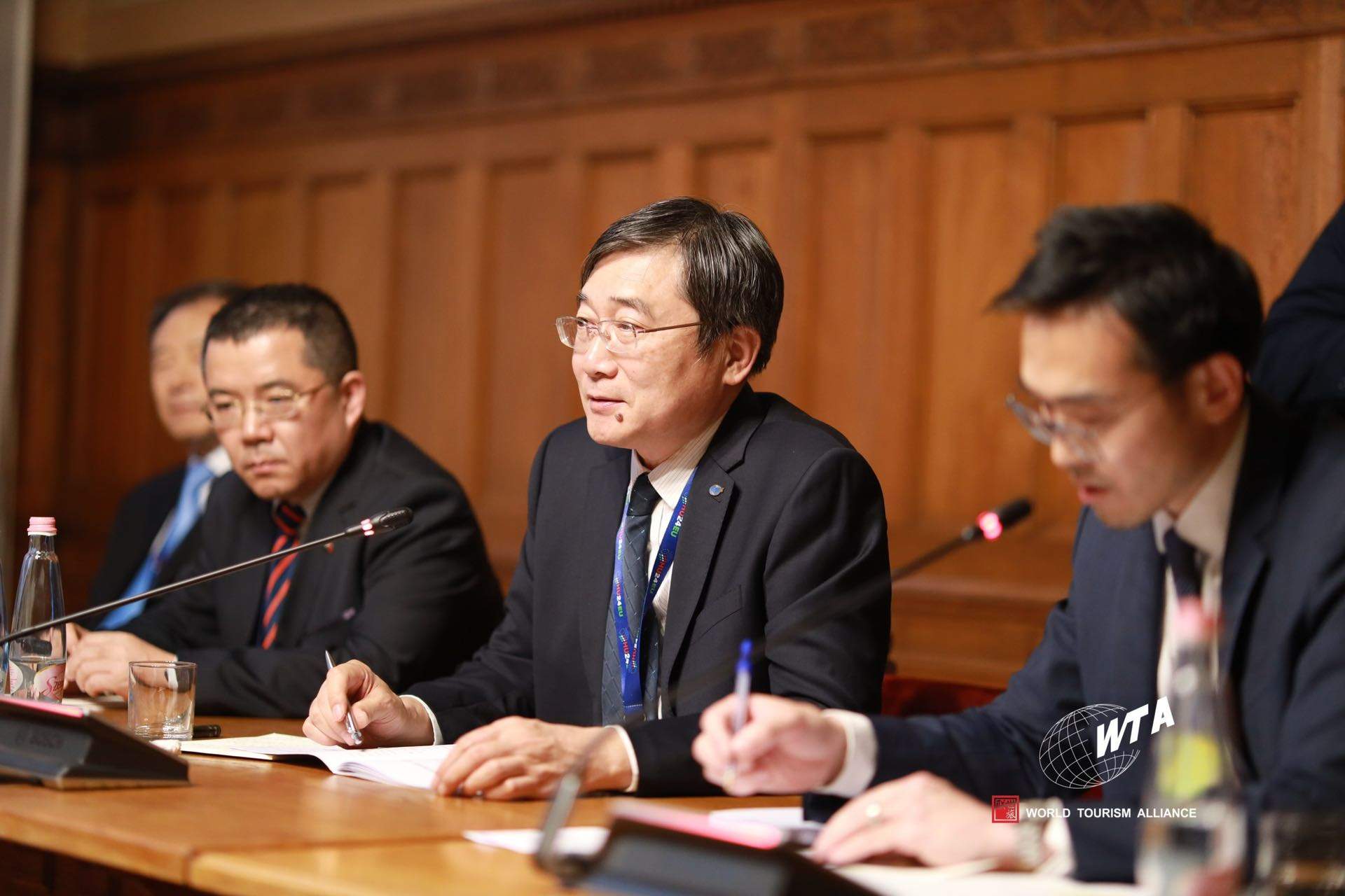 世界旅游联盟主席张旭会见匈牙利国家旅游局局长柯尼德·拉斯洛