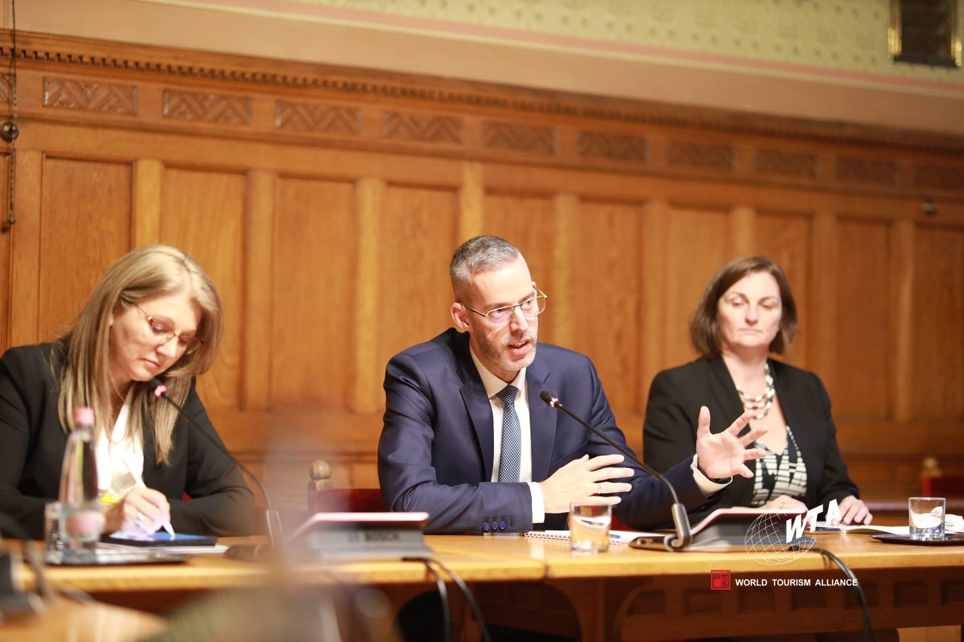 世界旅游联盟主席张旭会见匈牙利国家旅游局局长柯尼德·拉斯洛