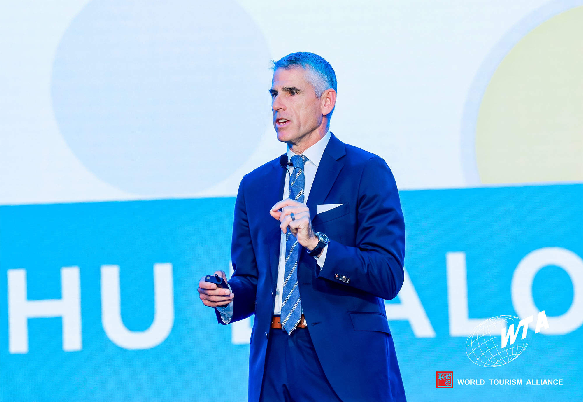 集思观旅 | 克莱顿·里德｜全球旅游业：经济、消费者与技术的未来