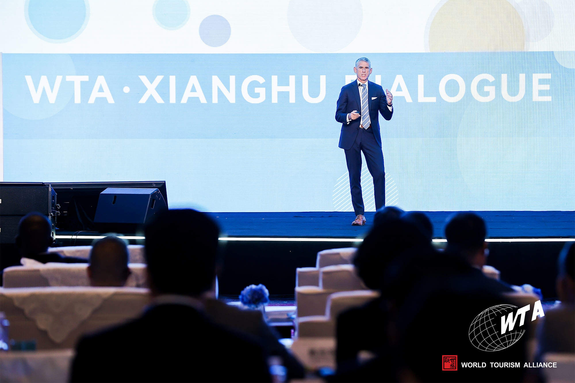 集思观旅 | 克莱顿·里德｜全球旅游业：经济、消费者与技术的未来