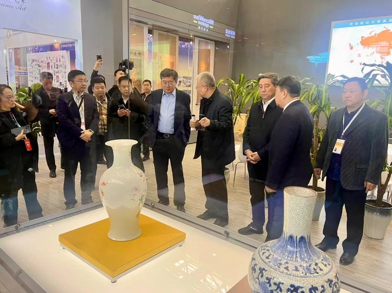 世界旅游联盟主席张旭出席第六届新疆春季旅游博览会