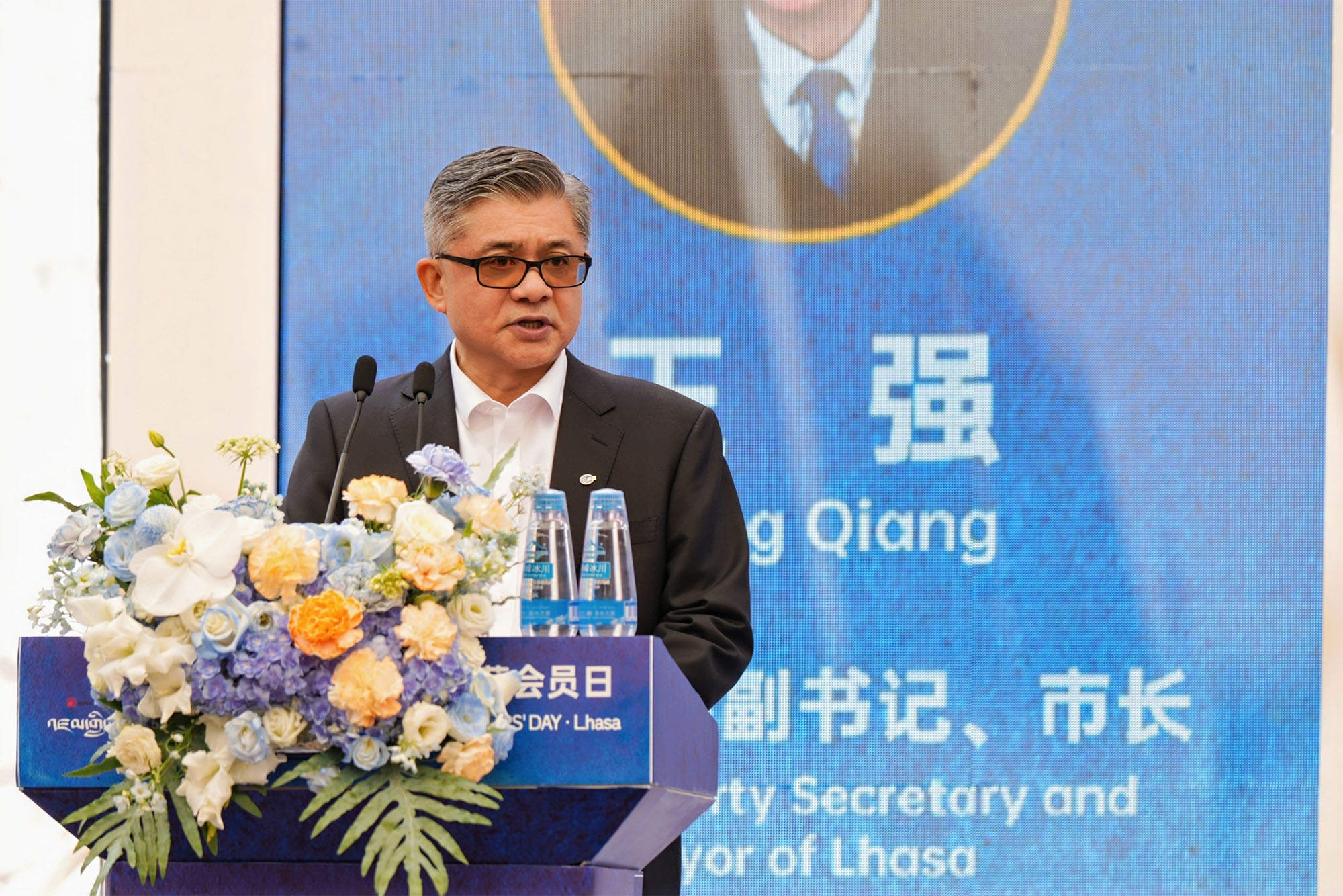 拉萨市委副书记、市长 王强