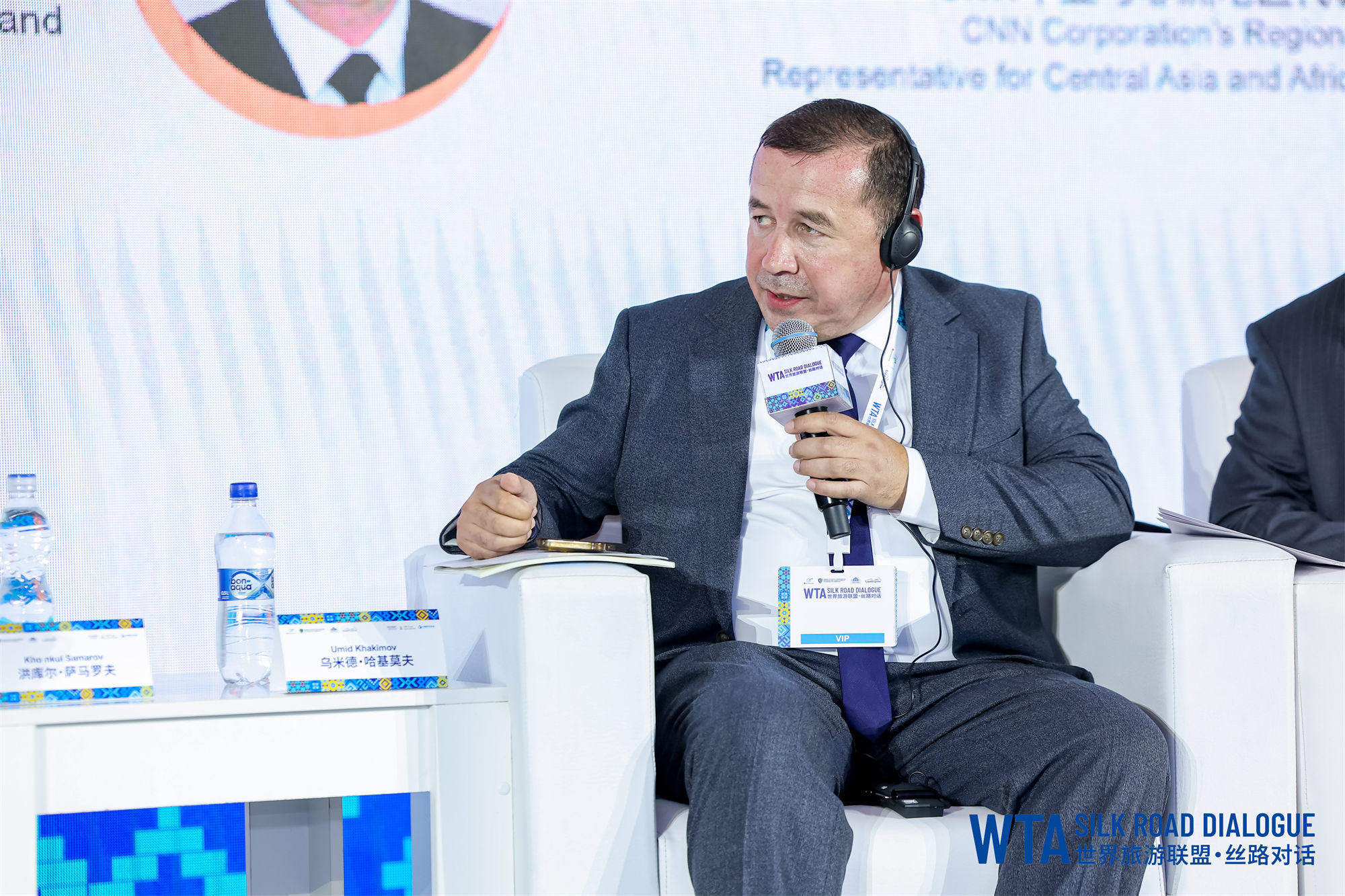 乌兹别克斯坦“胡纳曼德”民间工匠协会撒马尔罕地区分会主任 乌米德·哈基莫夫